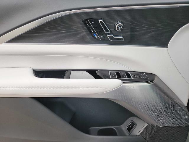 2025 Cadillac LYRIQ Vehicle Photo in HOUSTON, TX 77079