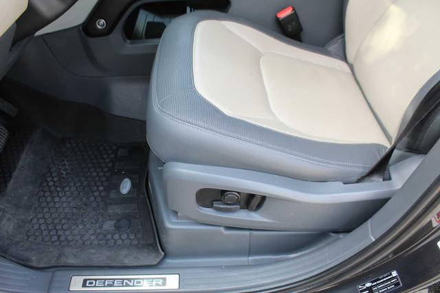 2024 Defender Vehicle Photo in HOUSTON, TX 77090