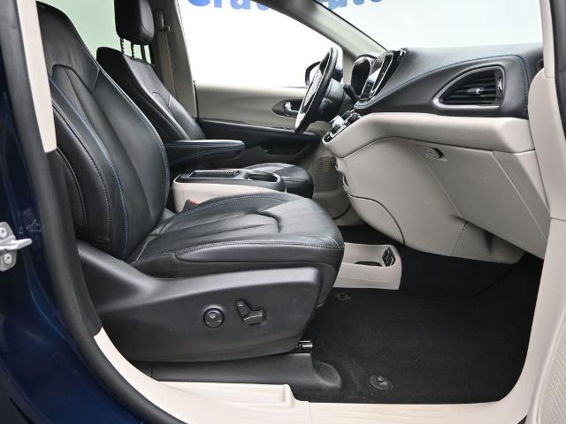 2021 Chrysler Pacifica Vehicle Photo in Cedar Rapids, IA 52402