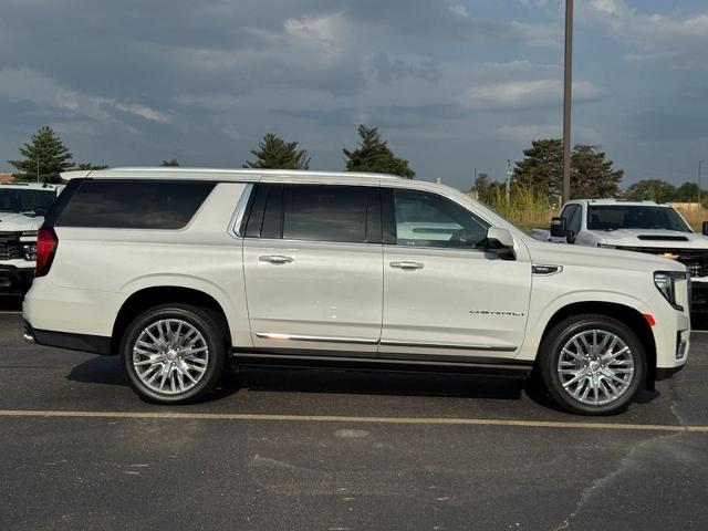 2023 GMC Yukon XL Vehicle Photo in COLUMBIA, MO 65203-3903