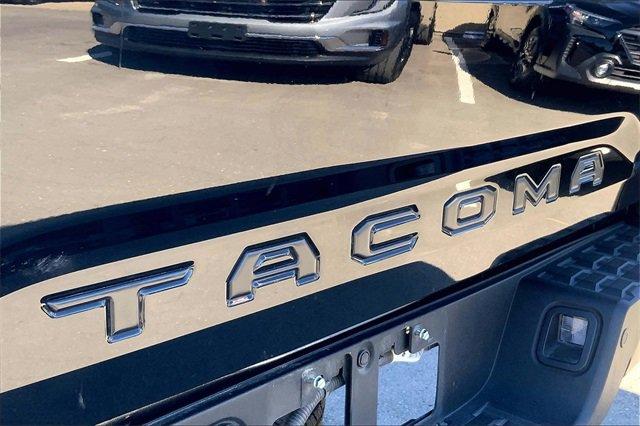 2023 Toyota Tacoma 4WD Vehicle Photo in KANSAS CITY, MO 64114-4502
