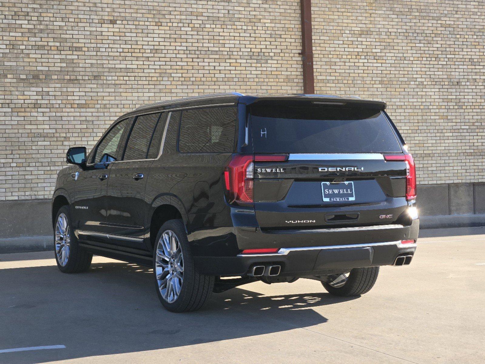 2025 GMC Yukon XL Vehicle Photo in DALLAS, TX 75209-3016