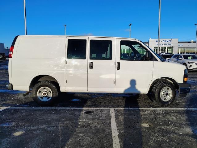 2017 GMC Savana Cargo Van Vehicle Photo in GREEN BAY, WI 54304-5303