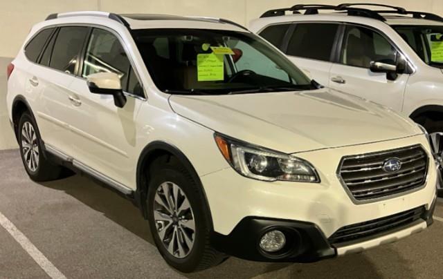 2017 Subaru Outback Vehicle Photo in Green Bay, WI 54304