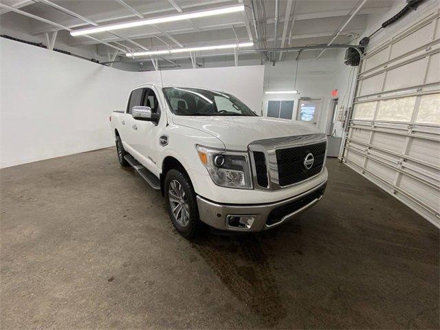 2017 Nissan Titan Vehicle Photo in PORTLAND, OR 97225-3518