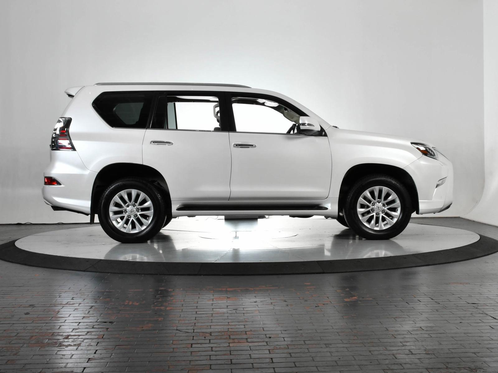 2023 Lexus GX 460 Vehicle Photo in DALLAS, TX 75235