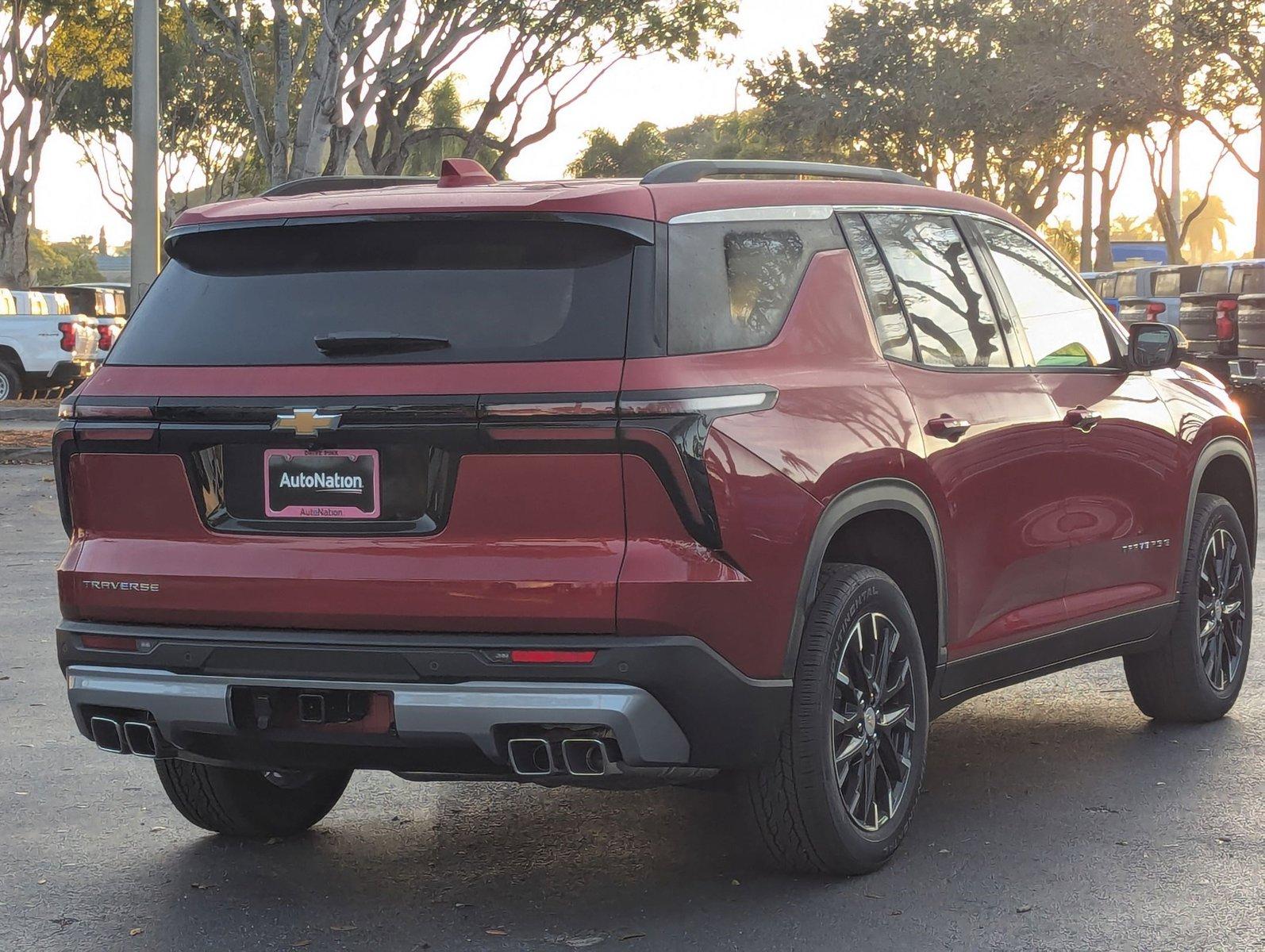 2025 Chevrolet Traverse Vehicle Photo in GREENACRES, FL 33463-3207