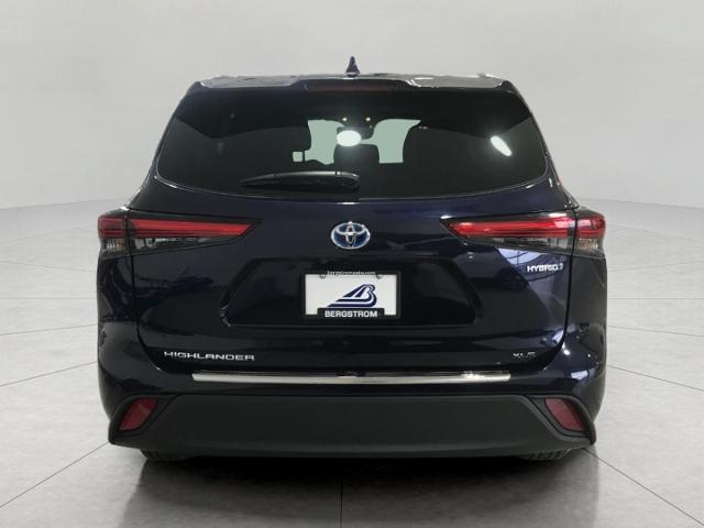 2022 Toyota Highlander Vehicle Photo in GREEN BAY, WI 54303-3330