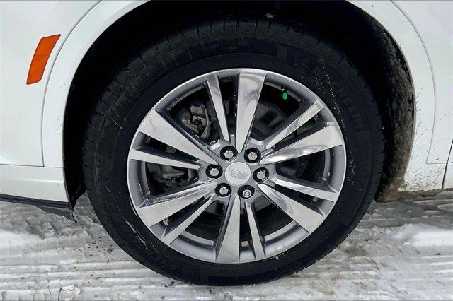 2023 Cadillac XT6 Vehicle Photo in KANSAS CITY, MO 64114-4545