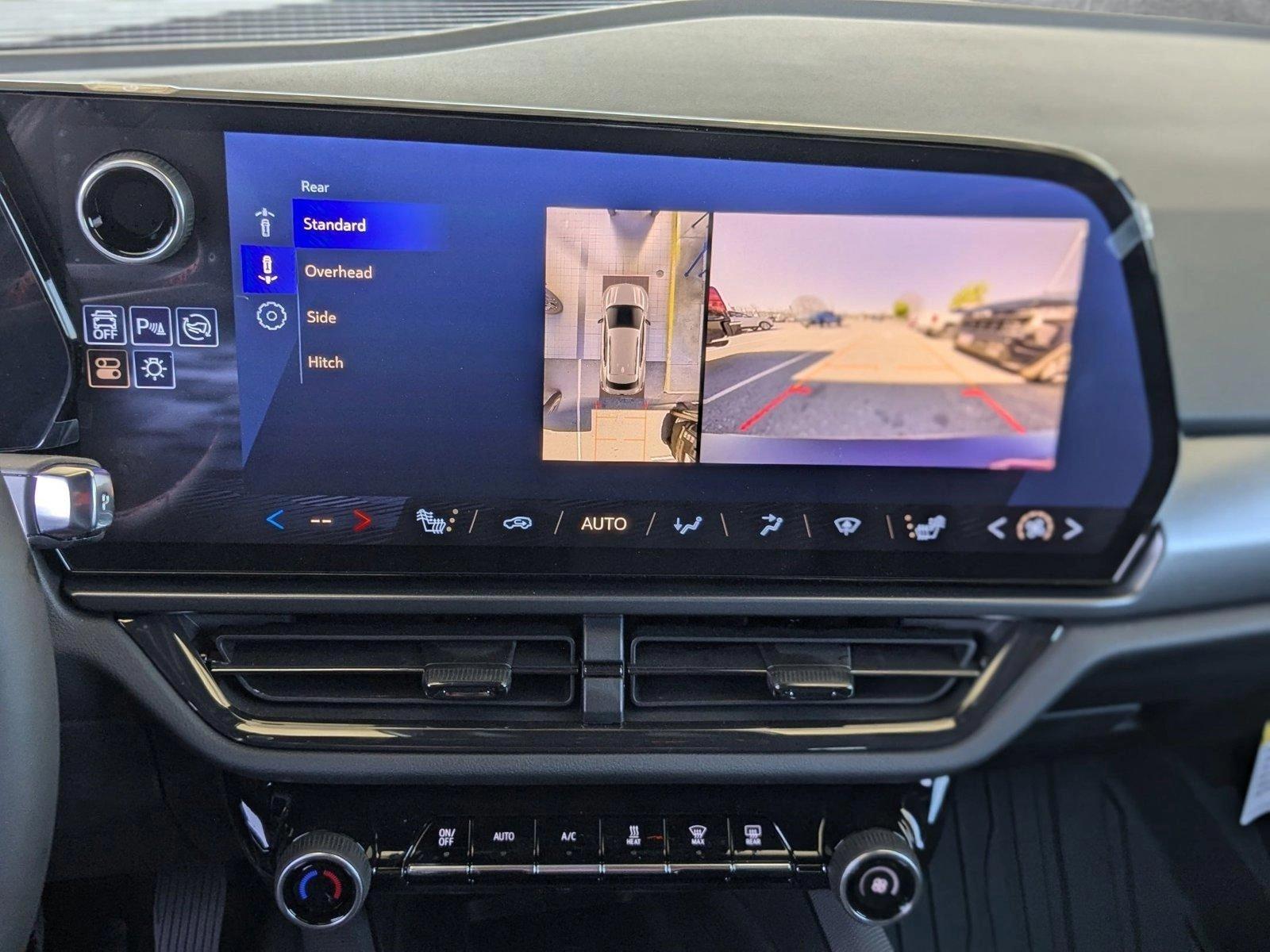 2025 Chevrolet Equinox EV Vehicle Photo in VALENCIA, CA 91355-1705