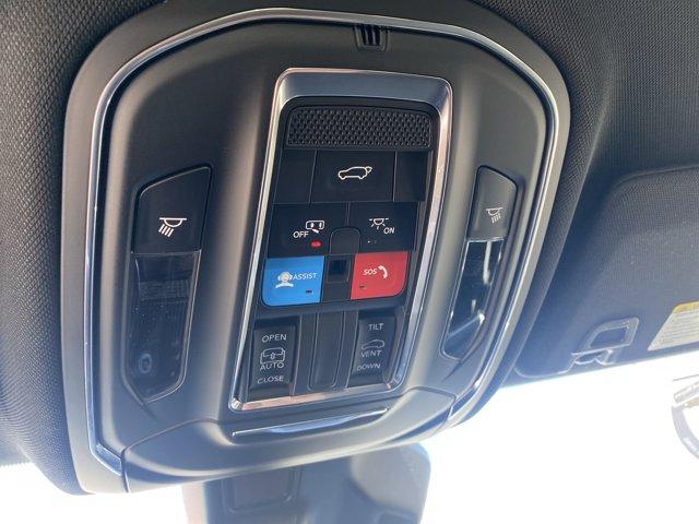 2025 Jeep Grand Cherokee Vehicle Photo in Doylsetown, PA 18901