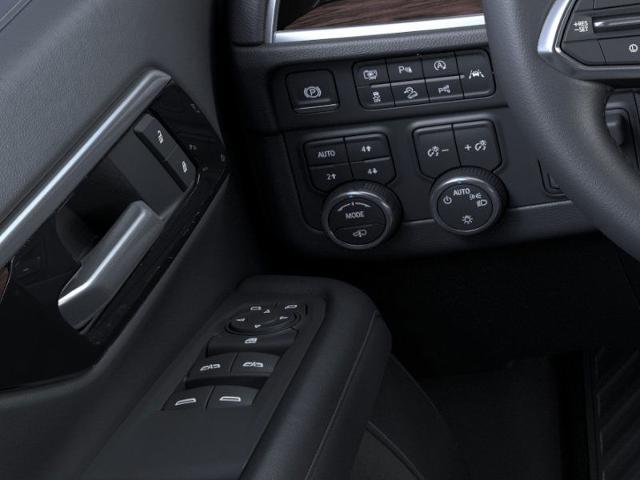 2025 Chevrolet Suburban Vehicle Photo in DANBURY, CT 06810-5034