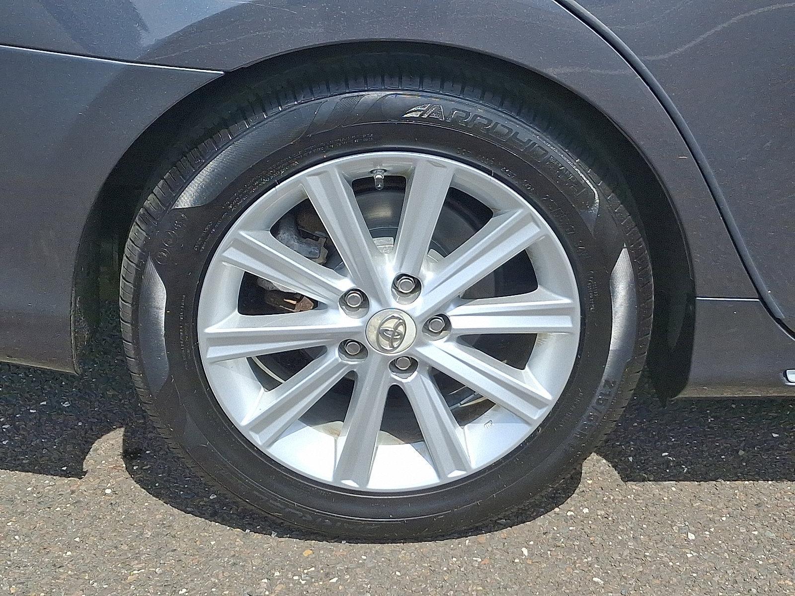 2013 Toyota Camry Hybrid Vehicle Photo in Trevose, PA 19053