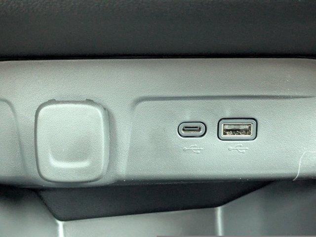 2025 Chevrolet Trax Vehicle Photo in BRUNSWICK, GA 31525-1881