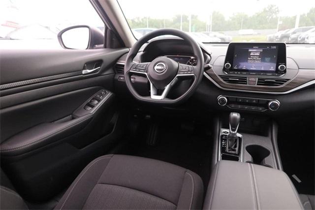 2025 Nissan Frontier Vehicle Photo in Hazelwood, MO 63042