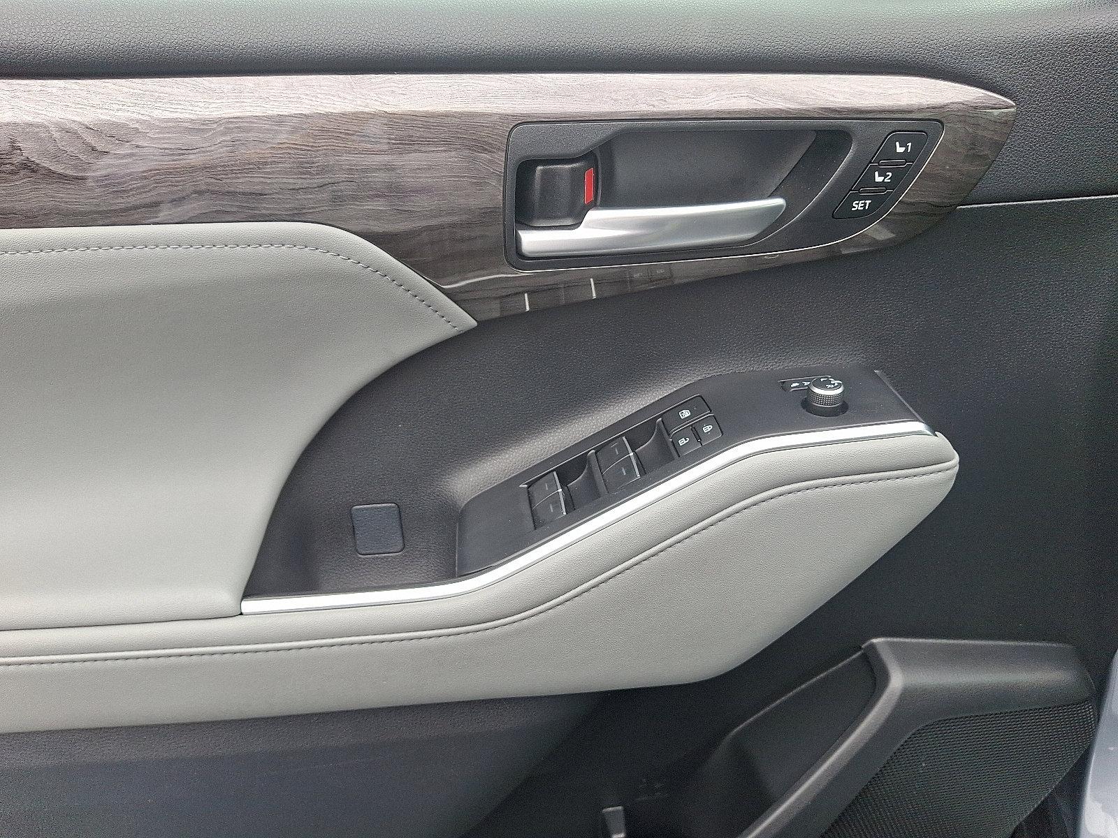 2023 Toyota Highlander Vehicle Photo in Harrisburg, PA 17111-1033