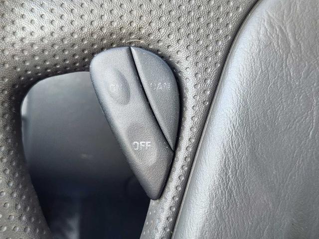2005 Ford Escape Vehicle Photo in DENTON, TX 76210-9321