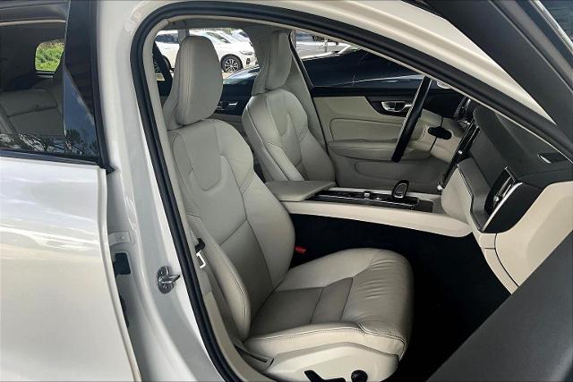 2024 Volvo V60 Cross Country Vehicle Photo in Houston, TX 77007