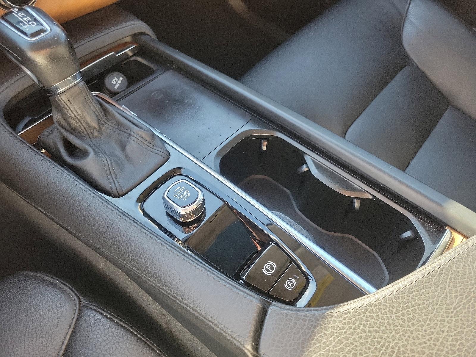 2022 Volvo XC90 Vehicle Photo in Trevose, PA 19053