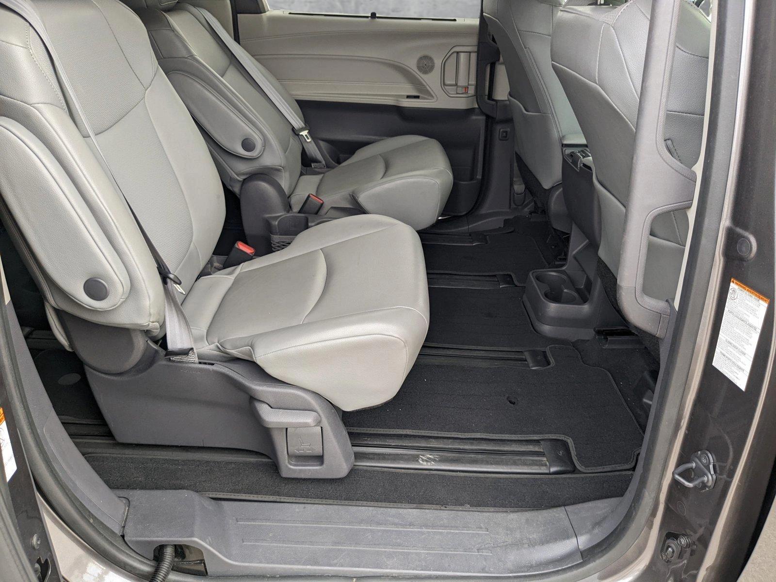 2021 Toyota Sienna Vehicle Photo in Davie, FL 33331