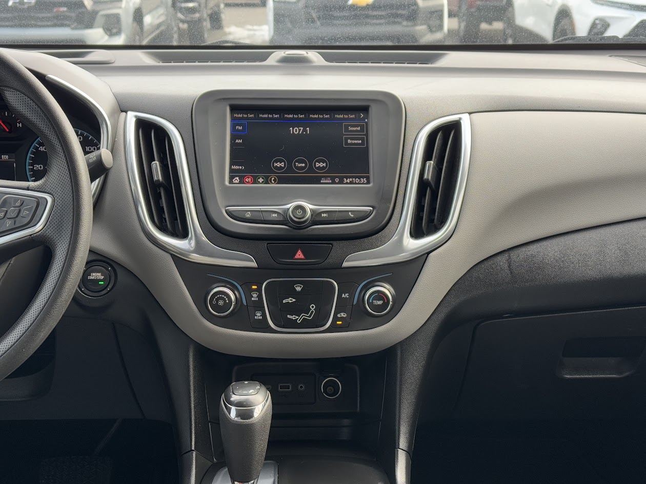 2020 Chevrolet Equinox Vehicle Photo in BOONVILLE, IN 47601-9633