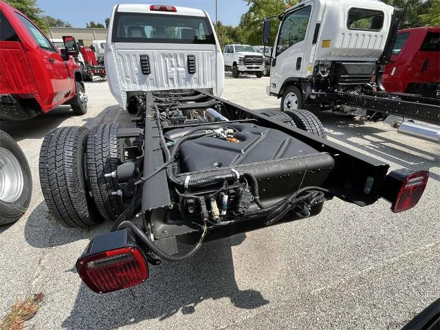 2024 Chevrolet Silverado 3500 HD Chassis Cab Vehicle Photo in ALCOA, TN 37701-3235