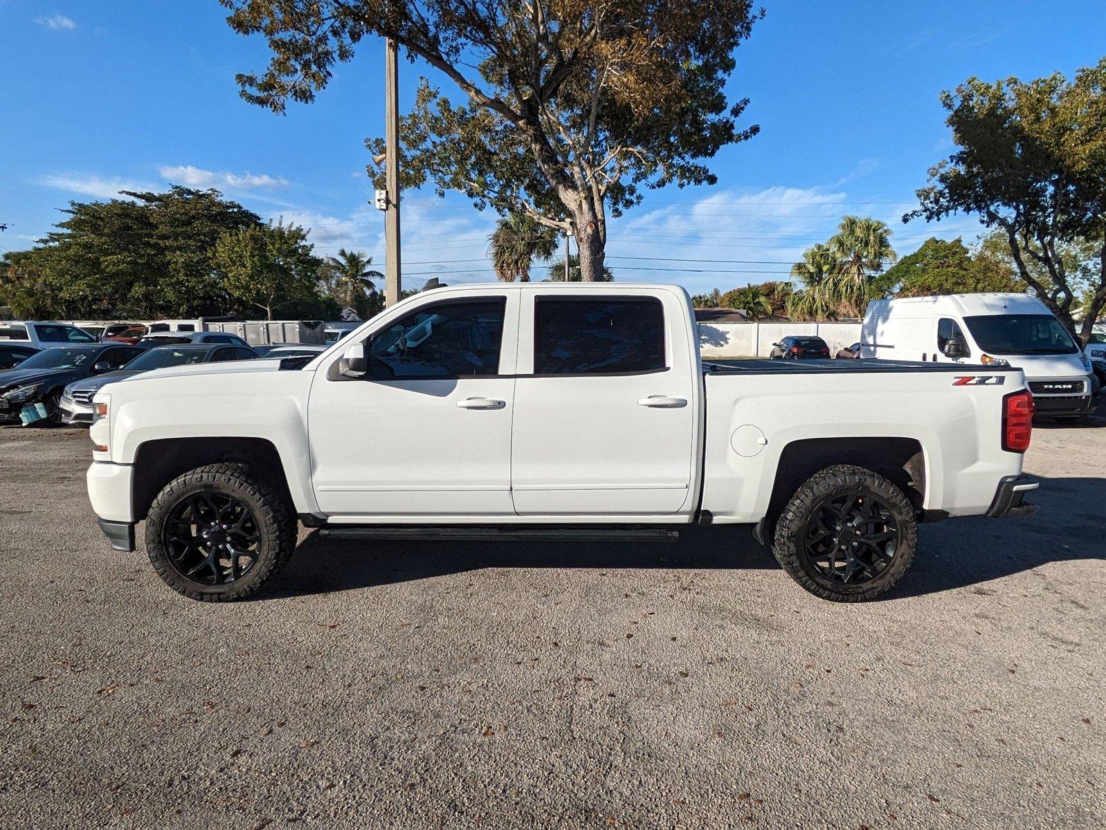 2018 Chevrolet Silverado 1500 Vehicle Photo in GREENACRES, FL 33463-3207