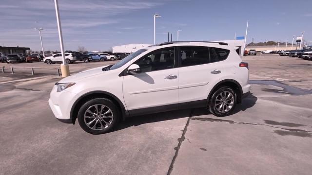 2018 Toyota RAV4 Vehicle Photo in NEDERLAND, TX 77627-8017