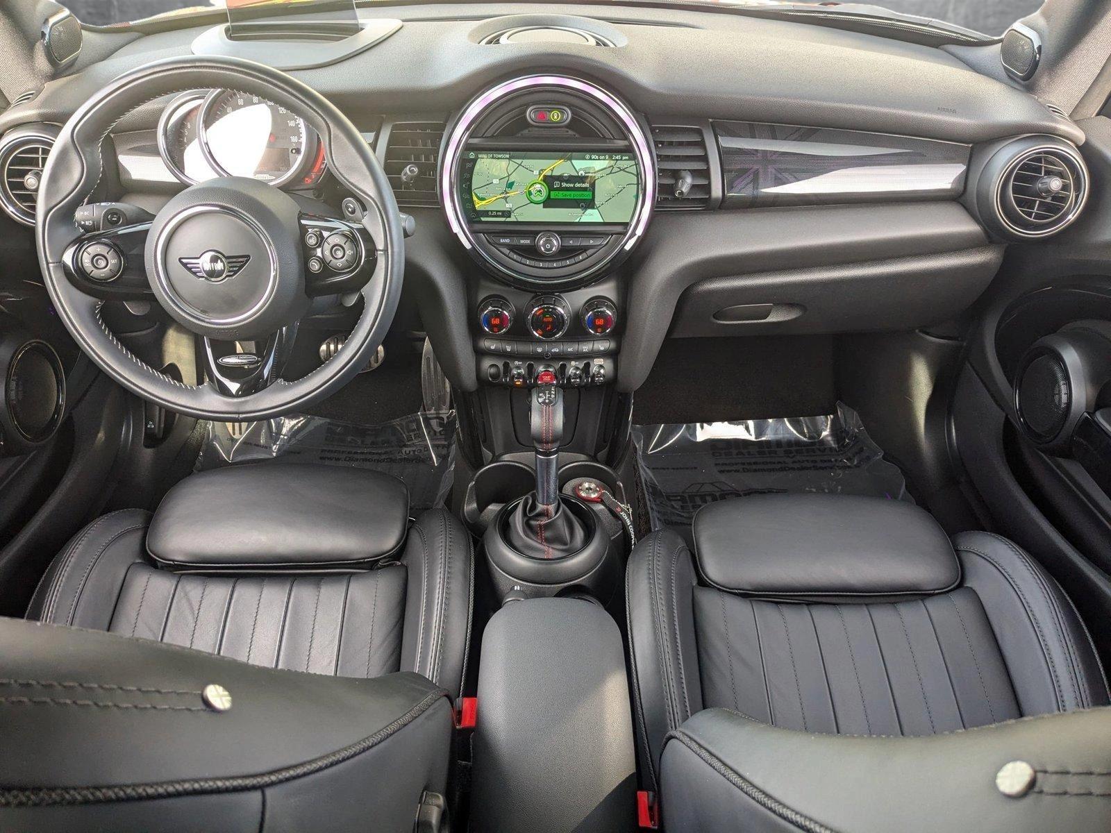 2019 MINI John Cooper Works Hardtop Vehicle Photo in Towson, MD 21204