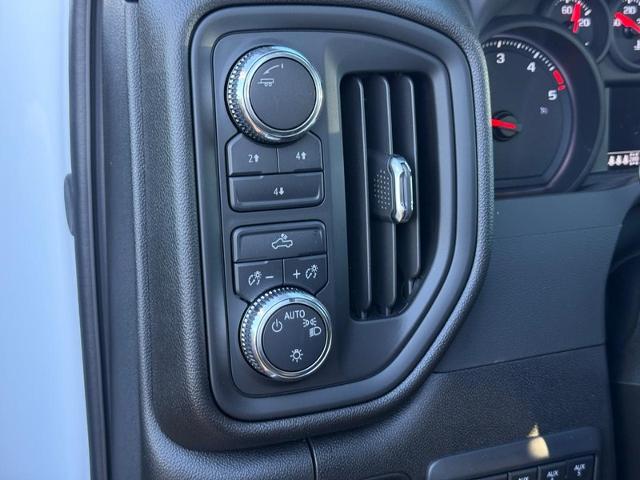 2025 GMC Sierra 3500 HD Vehicle Photo in COLUMBIA, MO 65203-3903