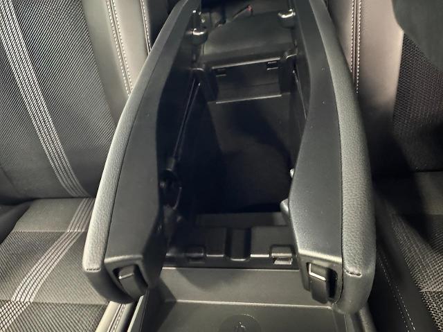 2025 Mazda CX-50 Vehicle Photo in Green Bay, WI 54304