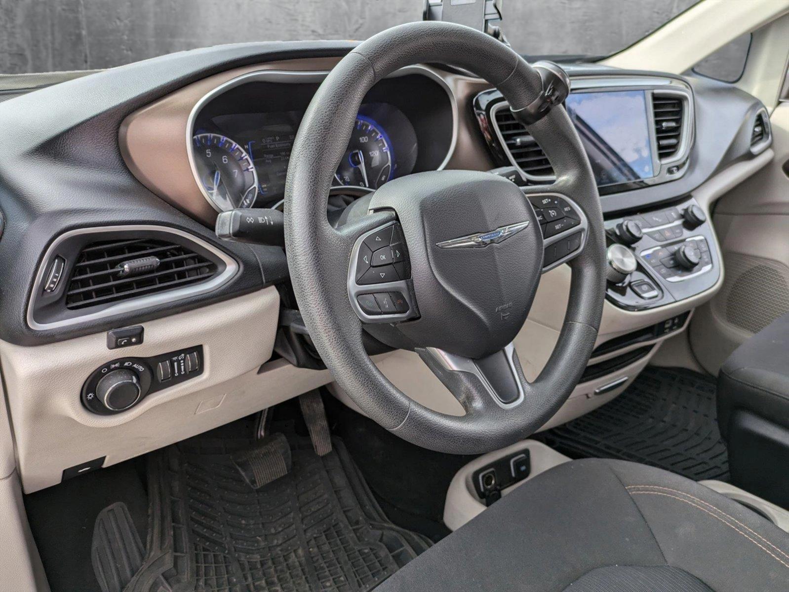 2017 Chrysler Pacifica Vehicle Photo in Corpus Christi, TX 78415