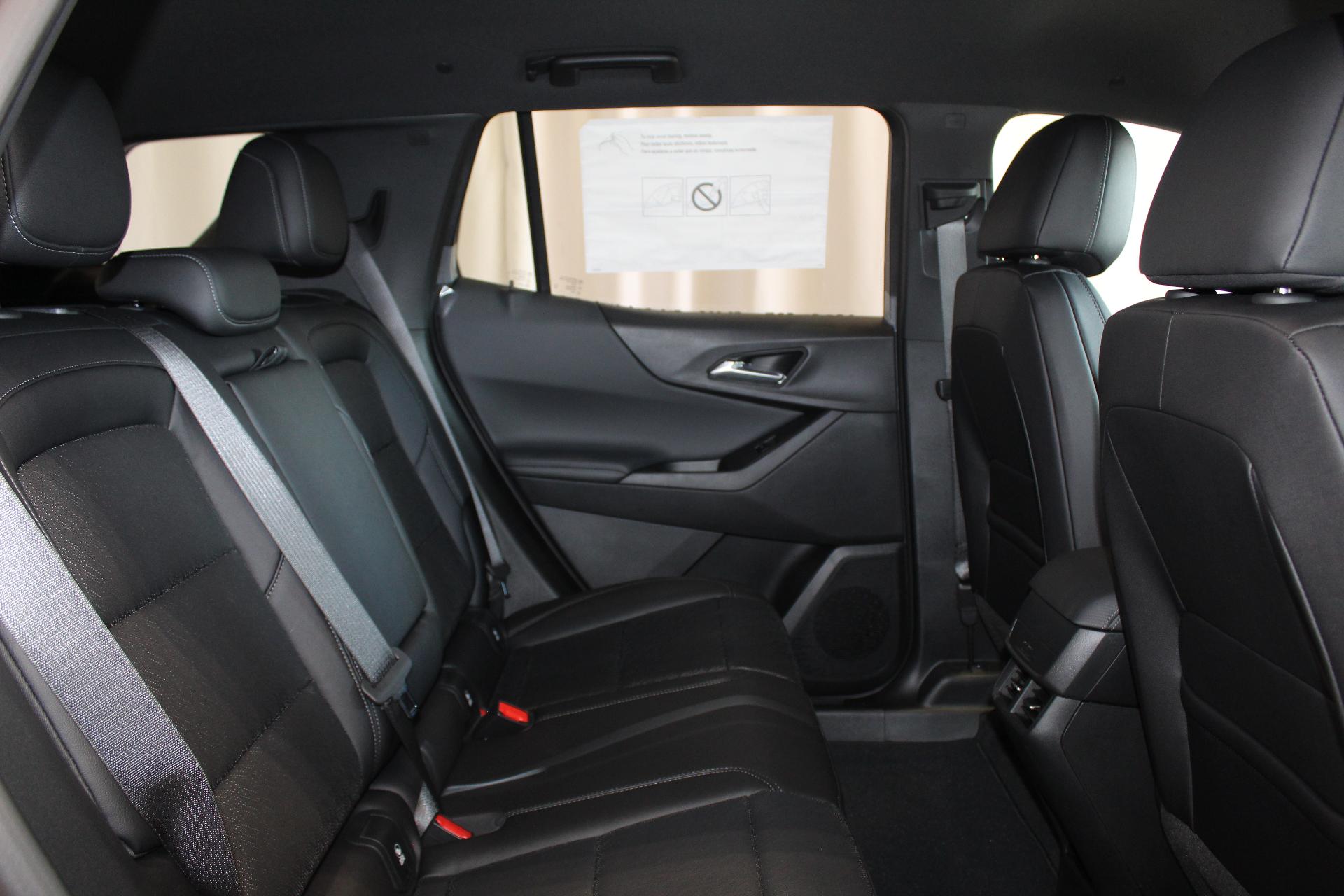 2025 Chevrolet Equinox Vehicle Photo in NORTHAMPTON, MA 01060-1120