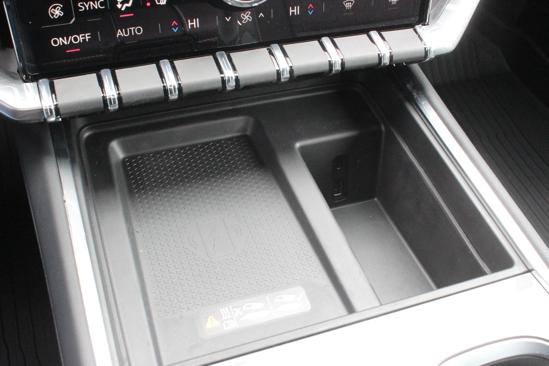 2025 GMC Acadia Vehicle Photo in AURORA, CO 80012-4011