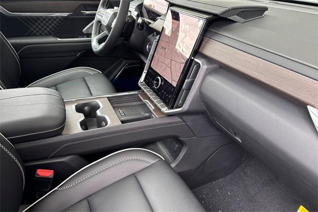 2025 GMC Acadia Vehicle Photo in ELK GROVE, CA 95757-8703
