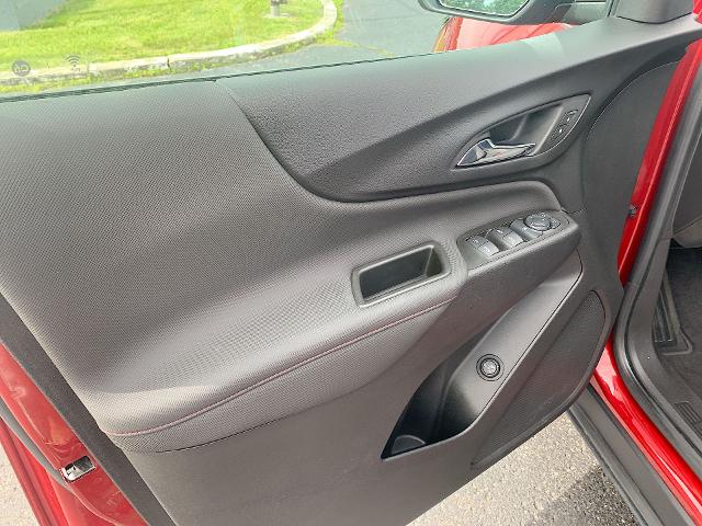 2022 Chevrolet Equinox Vehicle Photo in MOON TOWNSHIP, PA 15108-2571