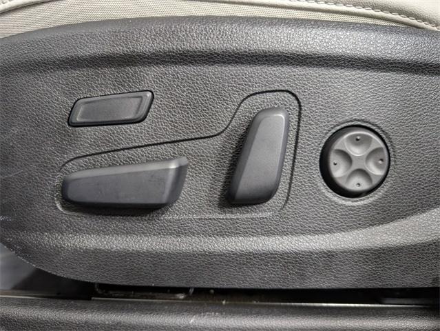 2023 Kia Telluride Vehicle Photo in ENGLEWOOD, CO 80113-6708