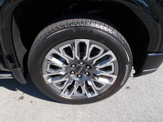 2025 GMC Sierra 1500 Vehicle Photo in LOWELL, MA 01852-4336