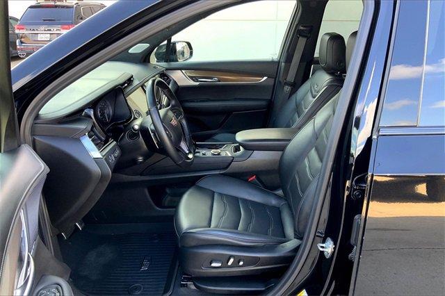 2024 Cadillac XT6 Vehicle Photo in TOPEKA, KS 66609-0000