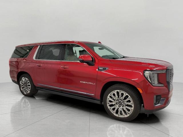 2023 GMC Yukon XL Vehicle Photo in Neenah, WI 54956