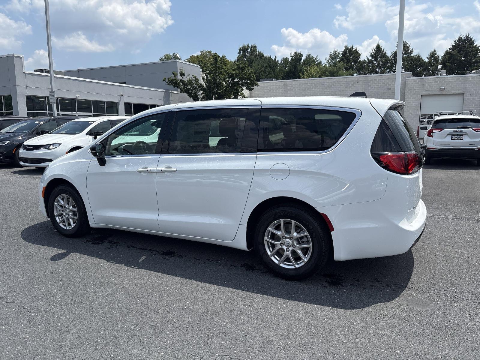 2025 Chrysler Voyager Vehicle Photo in Mechanicsburg, PA 17050-1707