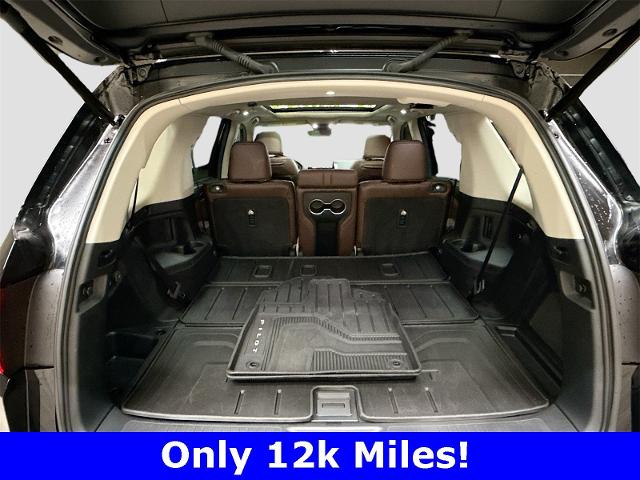 2024 Honda Pilot Vehicle Photo in EVERETT, WA 98203-5662