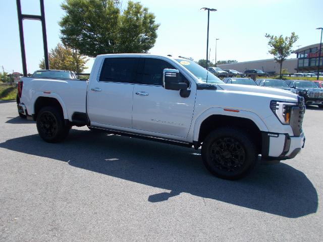 2024 GMC Sierra 2500 HD Vehicle Photo in LOWELL, MA 01852-4336
