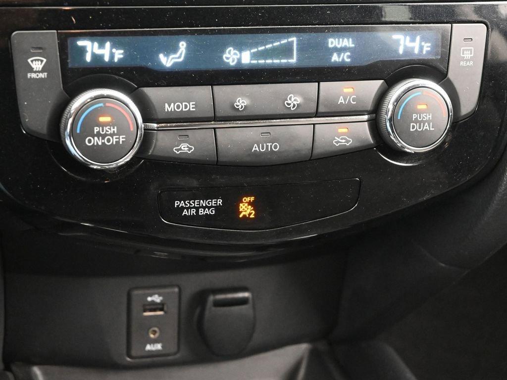2016 Nissan Rogue Vehicle Photo in Marion, IA 52302