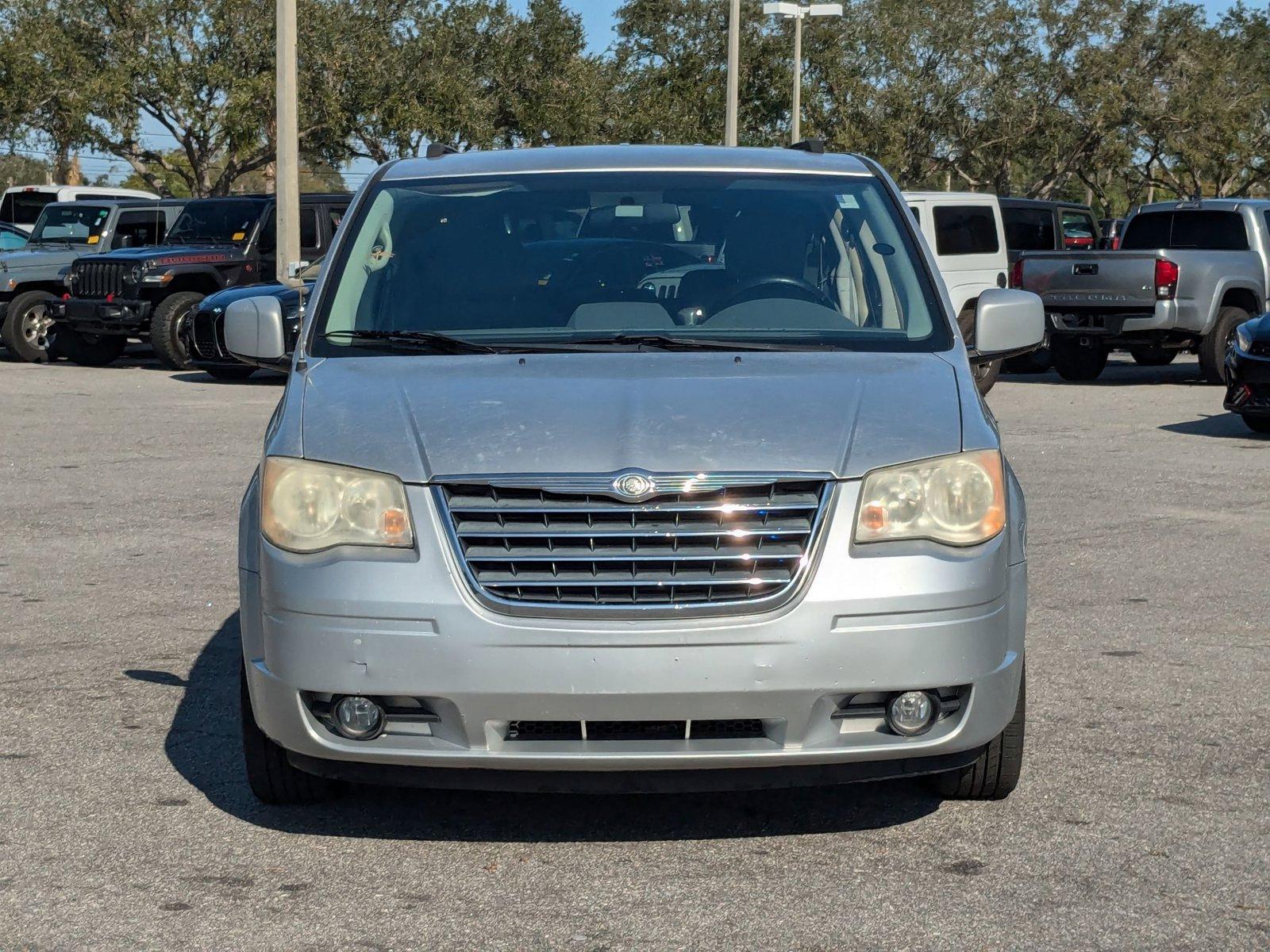 2010 Chrysler Town & Country Vehicle Photo in St. Petersburg, FL 33713