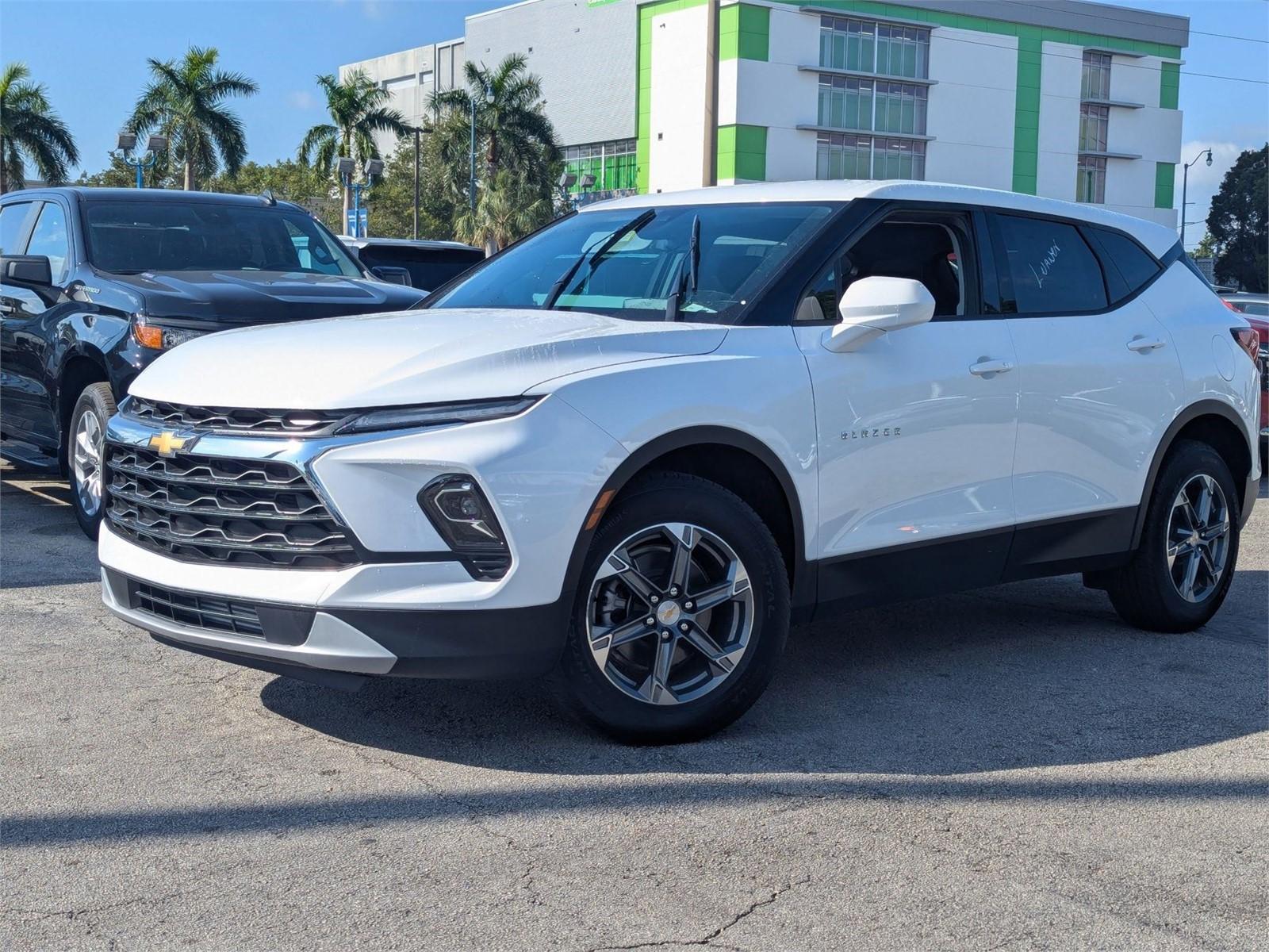 2025 Chevrolet Silverado 1500 Vehicle Photo in MIAMI, FL 33134-2699