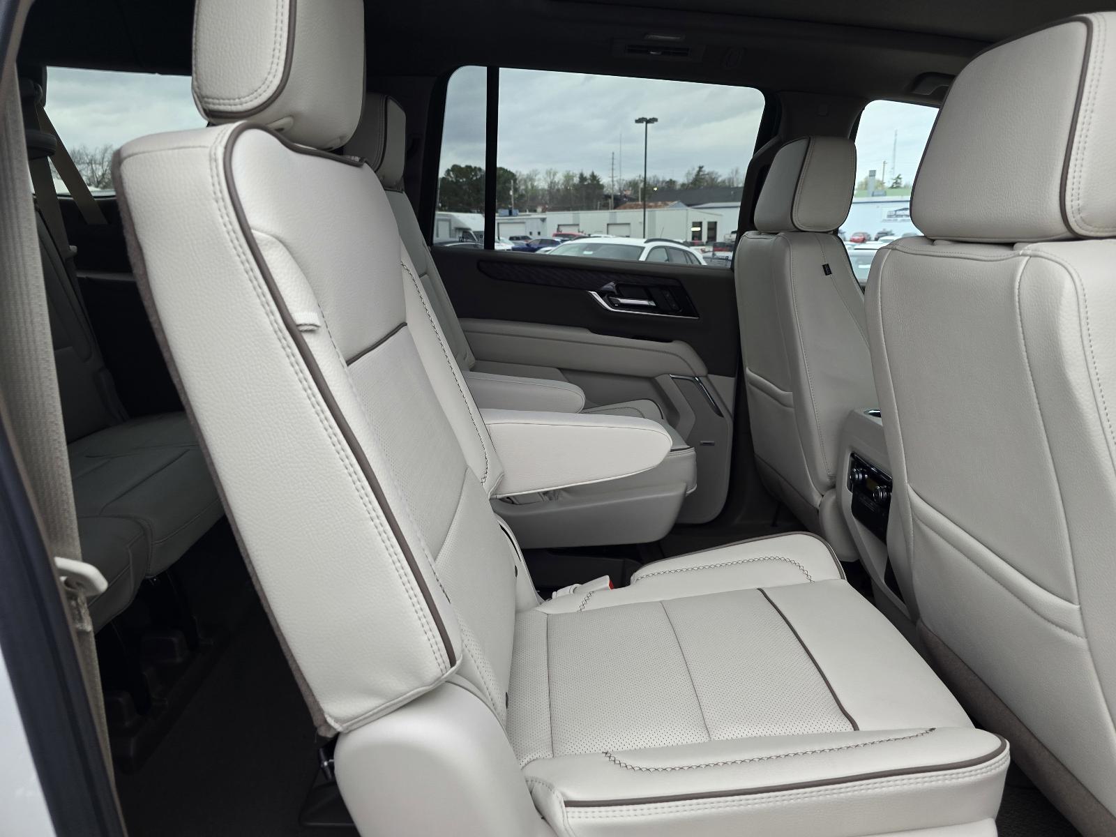 2025 GMC Yukon XL Vehicle Photo in Rolla, MO 65401