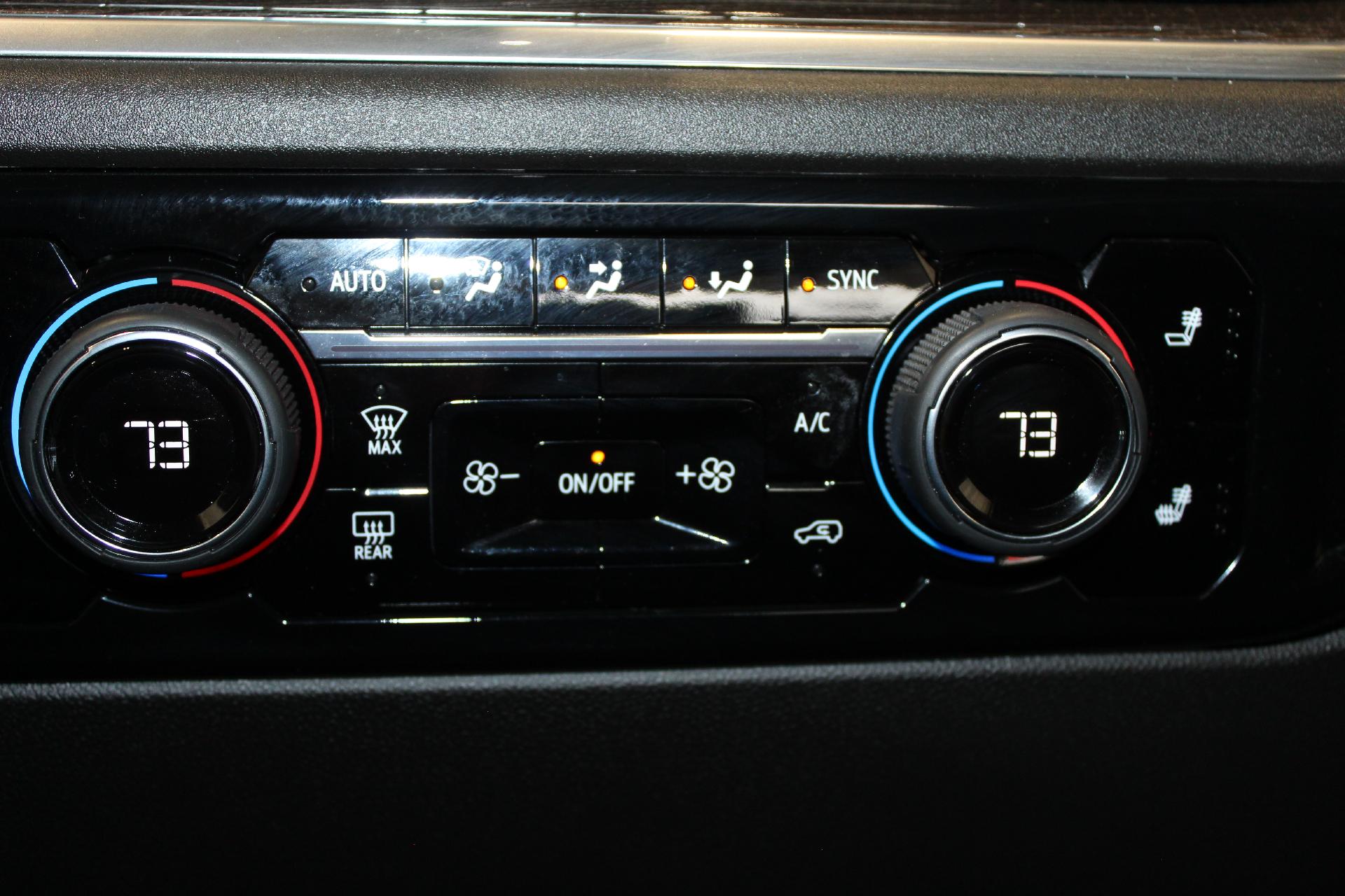 2024 Chevrolet Silverado 1500 Vehicle Photo in NORTHAMPTON, MA 01060-1120