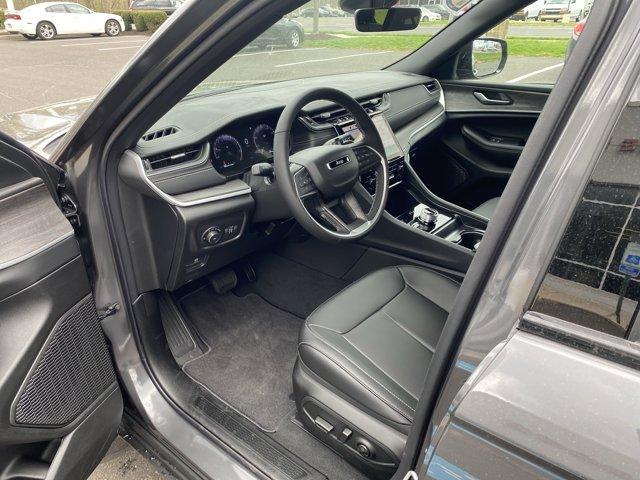2025 Jeep Grand Cherokee Vehicle Photo in Doylsetown, PA 18901