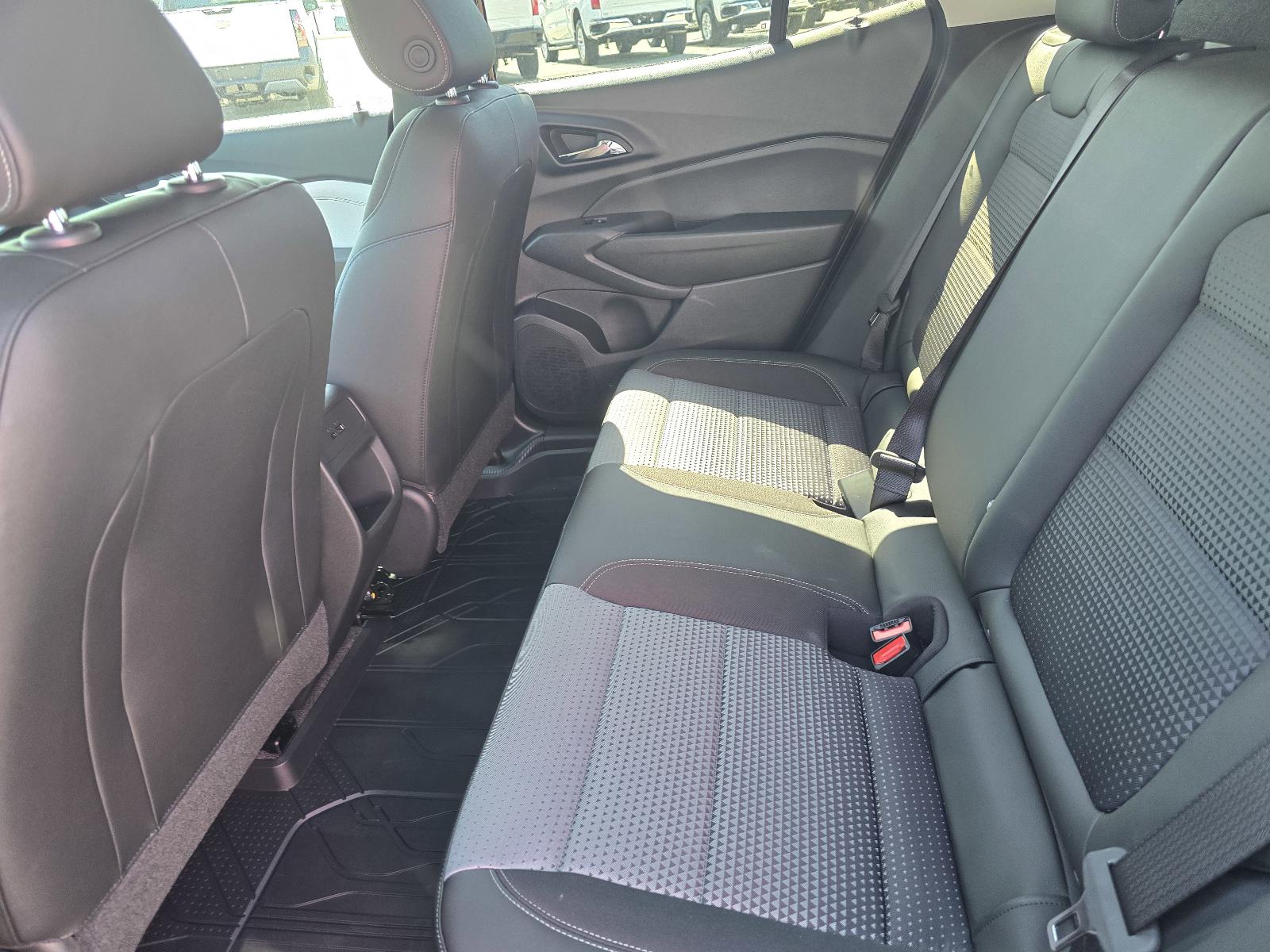 2025 Chevrolet Trax Vehicle Photo in Rolla, MO 65401